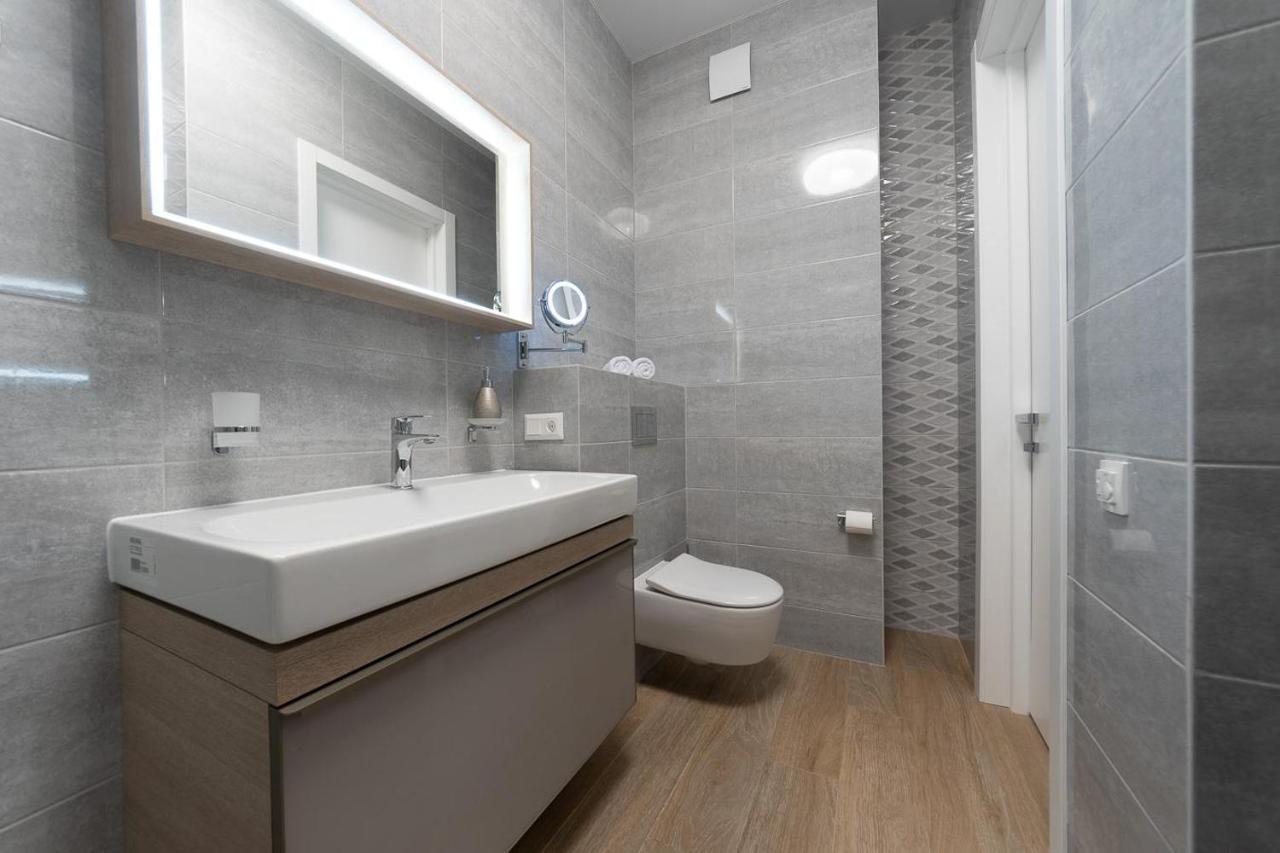 New Modern Apartments. Metro Minskaya Kiev Dış mekan fotoğraf