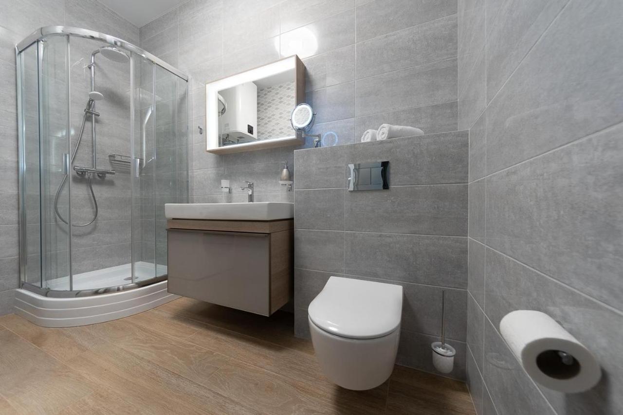 New Modern Apartments. Metro Minskaya Kiev Dış mekan fotoğraf