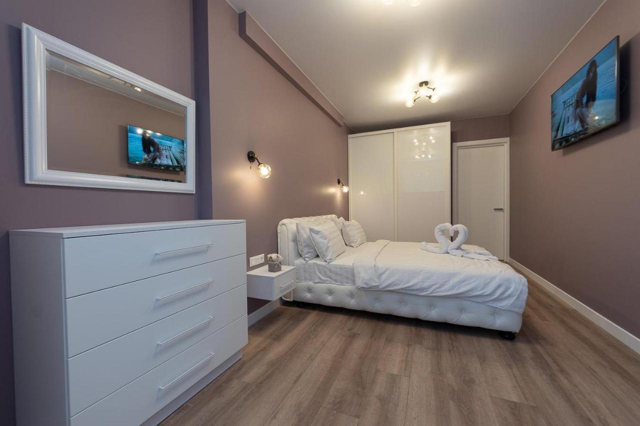 New Modern Apartments. Metro Minskaya Kiev Dış mekan fotoğraf